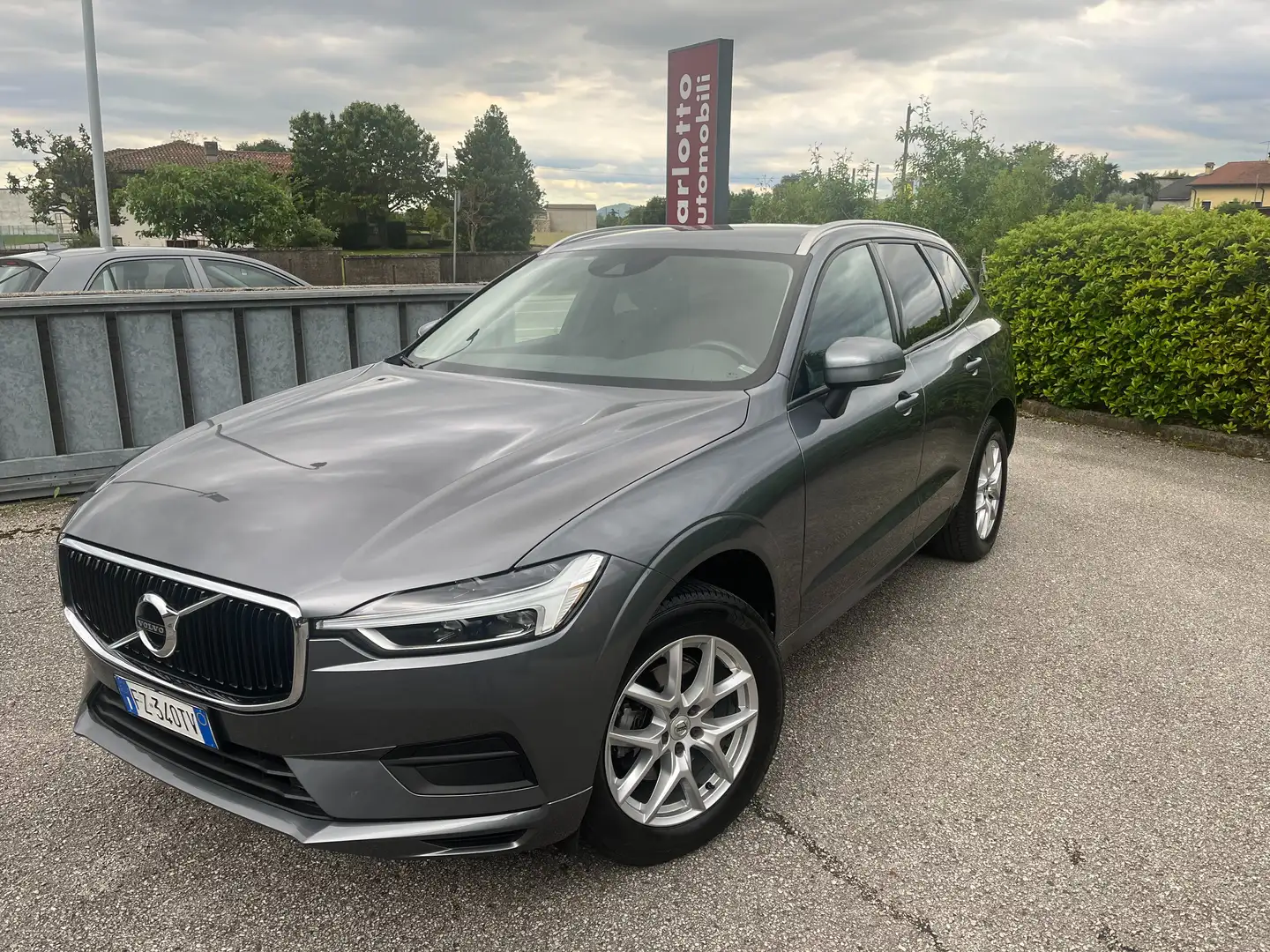 Volvo XC60 XC60 2.0 d4 Momentum auto my20 Bellissima!!! Gris - 1