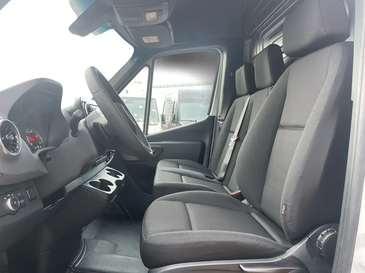 Mercedes-Benz Sprinter снимка Mercedes-Benz Sprinter