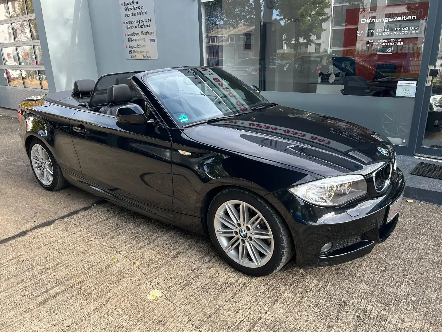 BMW 123 D Cabrio Aut. M-Paket+Leder+Navi+BT+SHZ+ Noir - 2