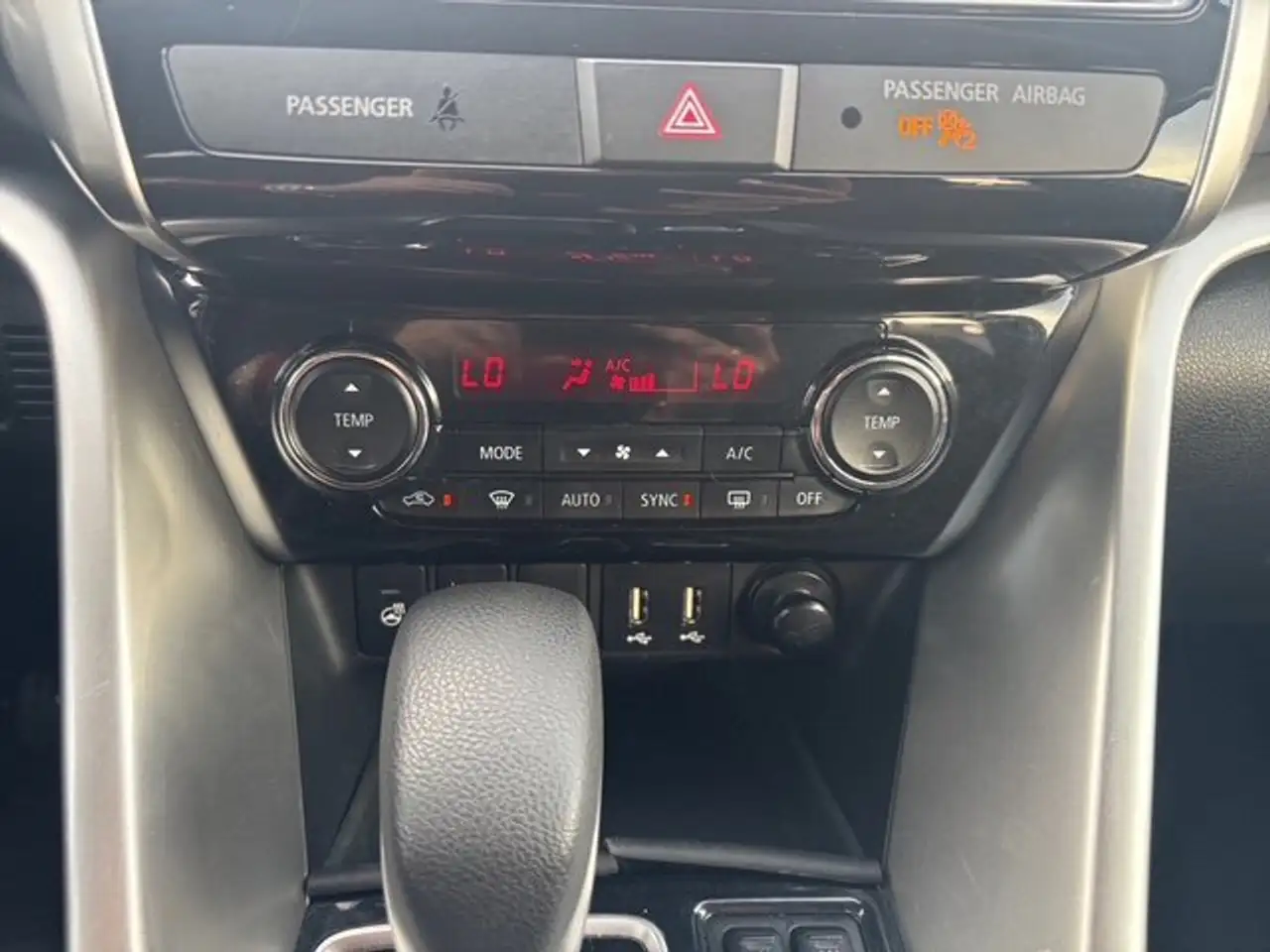 Mitsubishi Eclipse Cross снимка Mitsubishi Eclipse Cross