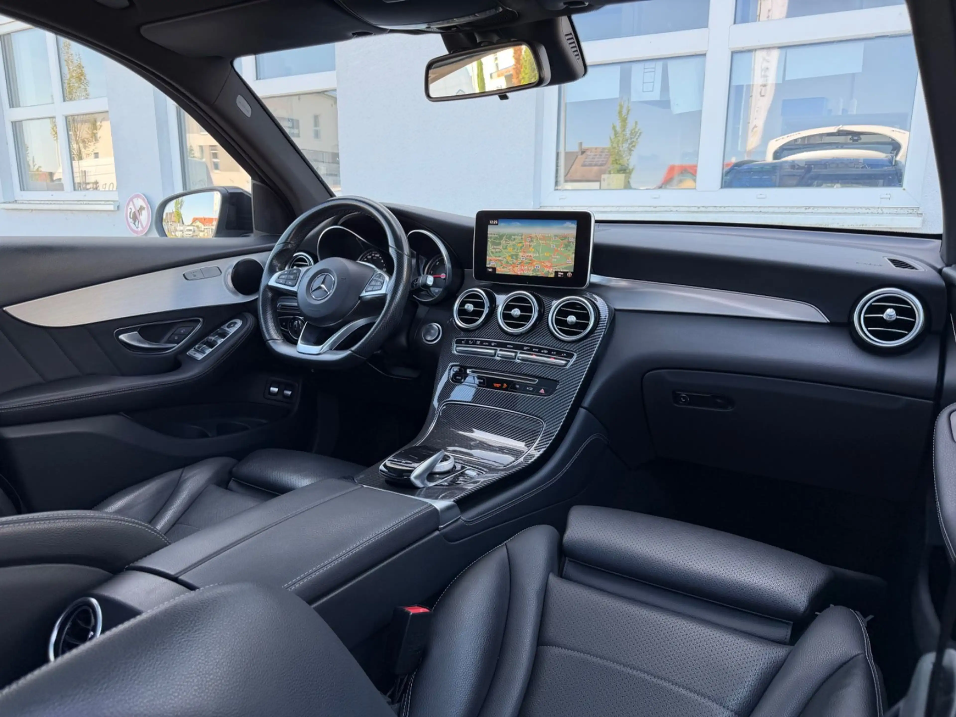 Mercedes-Benz GLC 350 V6 4Matic 9G *AMG*DESIGNO*PANO*AHK*KAME* — photo 7