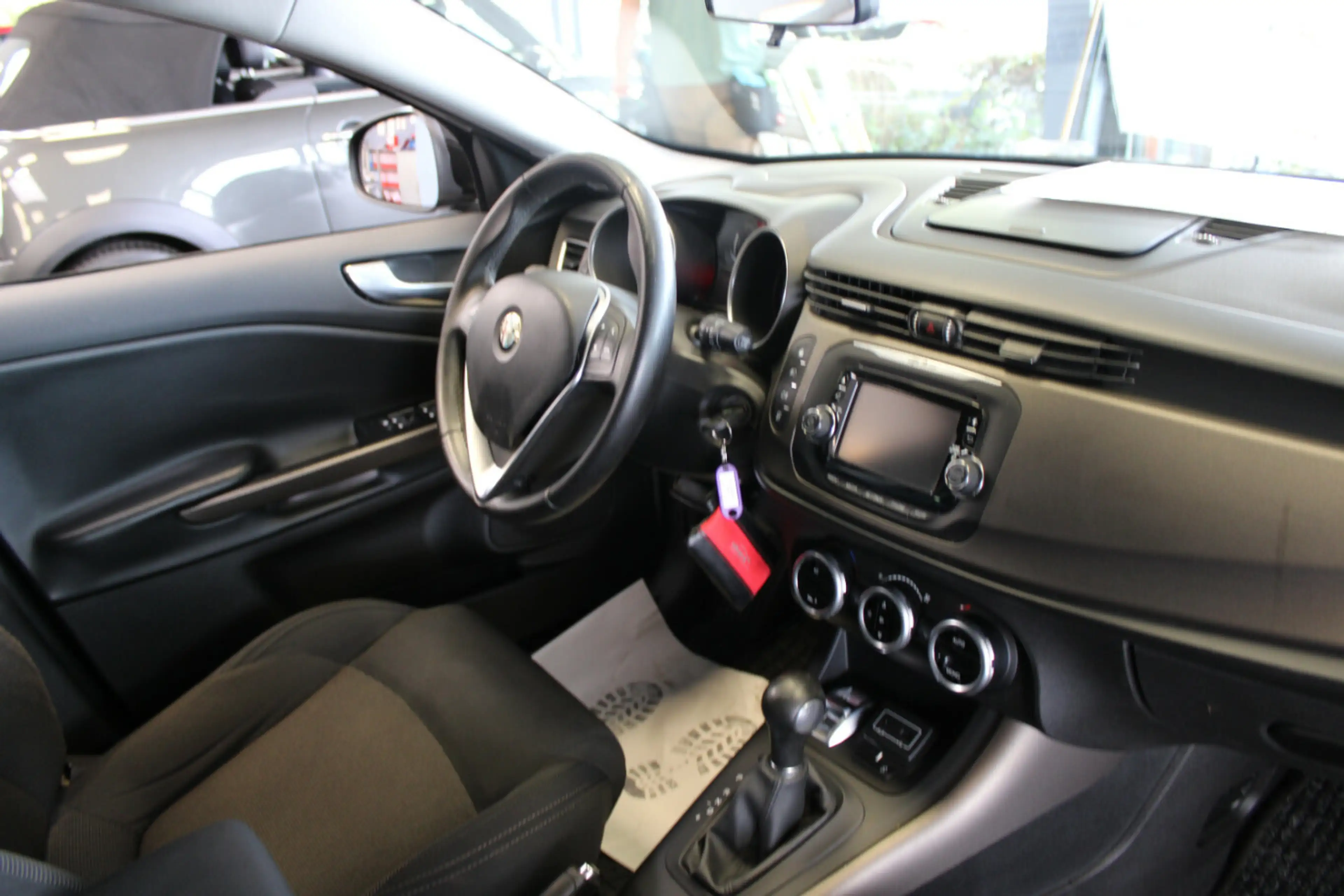 Alfa Romeo Giulietta 1.4 TB 16V Multair TCT Turismo — photo 8