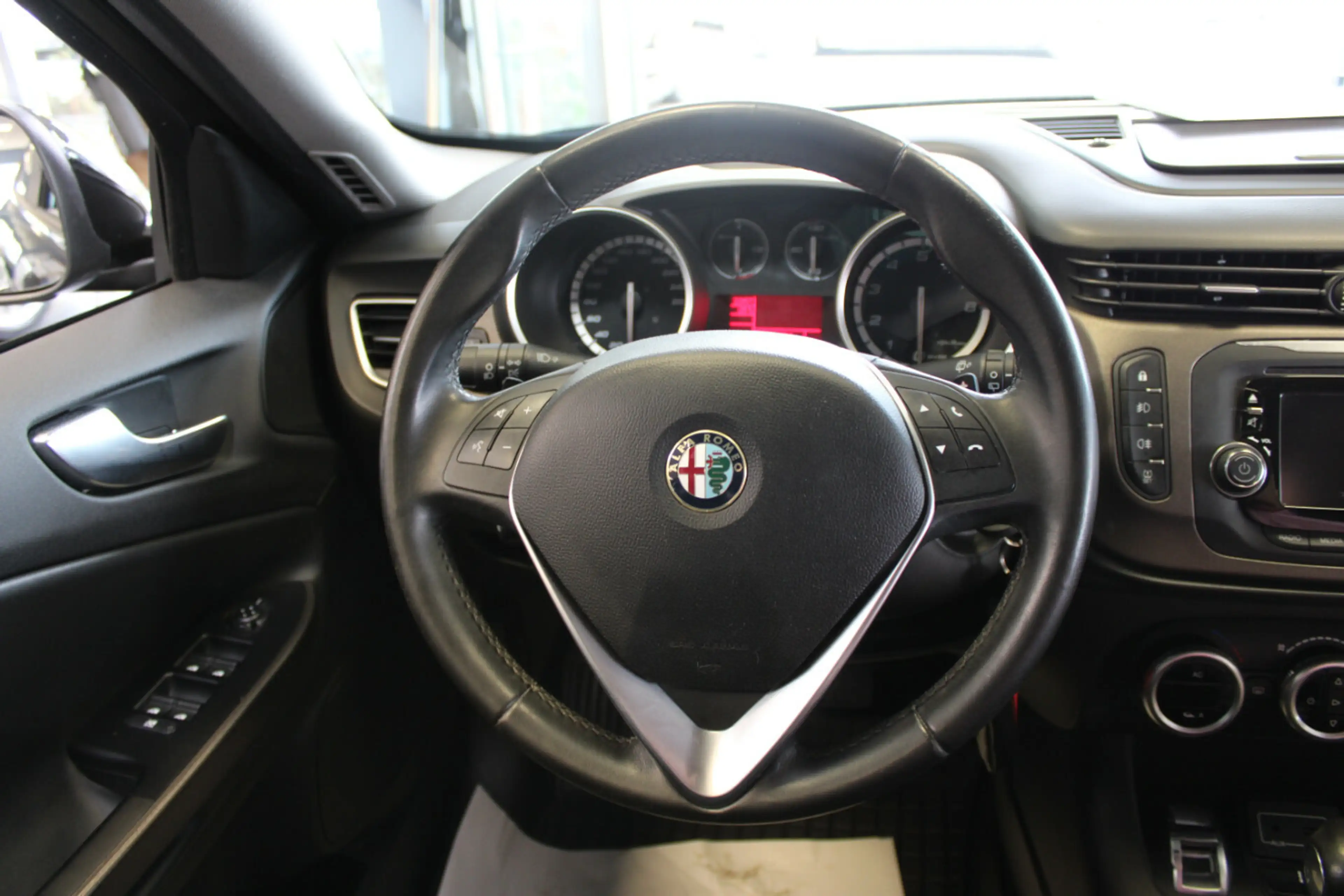 Alfa Romeo Giulietta 1.4 TB 16V Multair TCT Turismo — photo 9