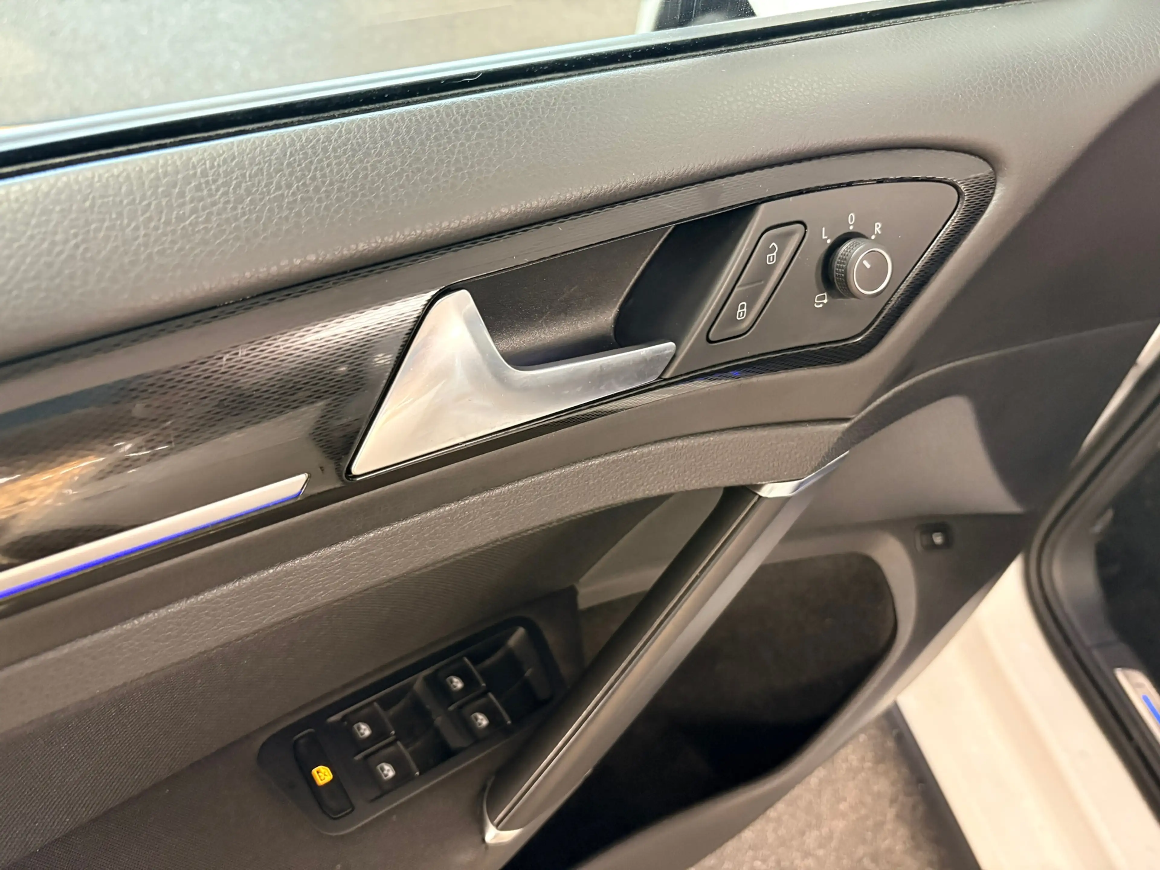 Volkswagen Golf GTE 1.4 TSI Connected Series — photo 11