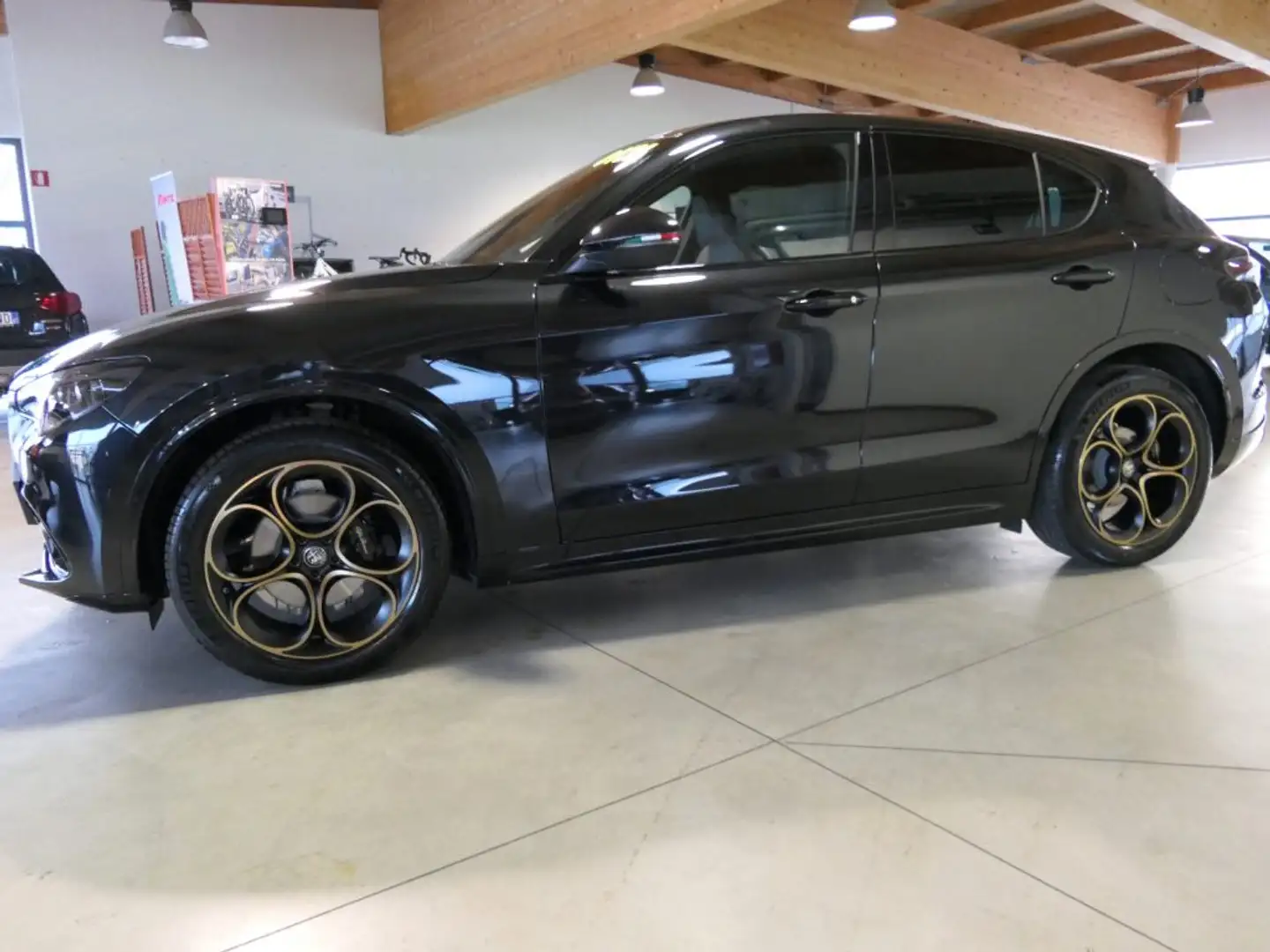 Alfa Romeo Stelvio 2.2 Turbodiesel 210 CV AT8 Q4 Intensa Nero - 1