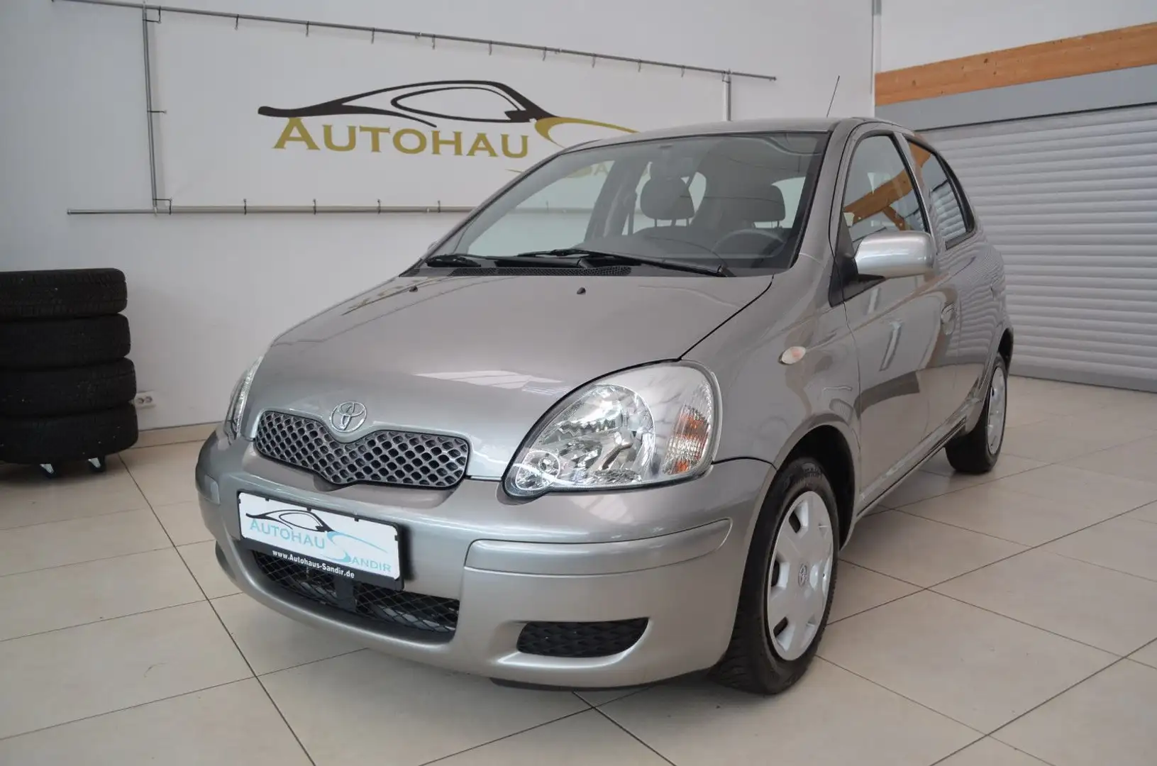 Toyota Yaris 1.3 Sol ~ KLIMA ~ MFL ~ 82oooKM Gris - 2