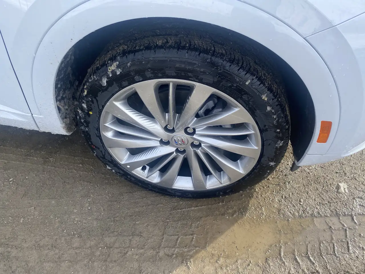 Buick Envision снимка Buick Envision