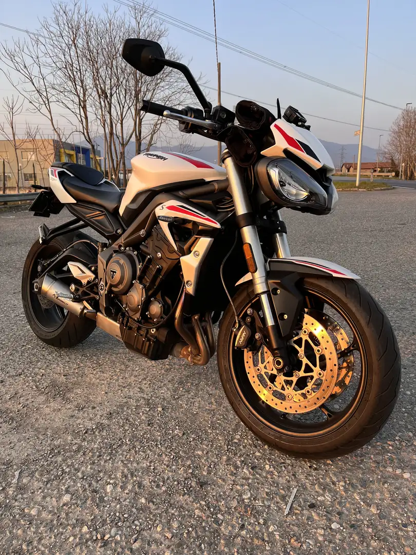 Triumph Street Triple S 660 S - A2 - 1