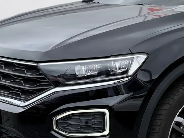 Volkswagen T-Roc view 2
