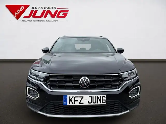 Volkswagen T-Roc view 9
