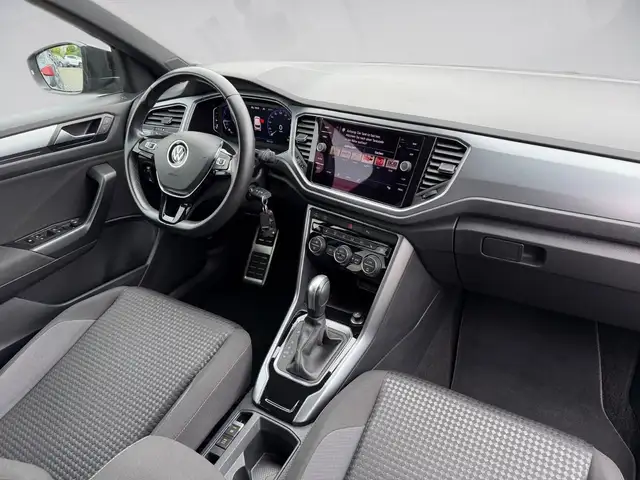 Volkswagen T-Roc view 15