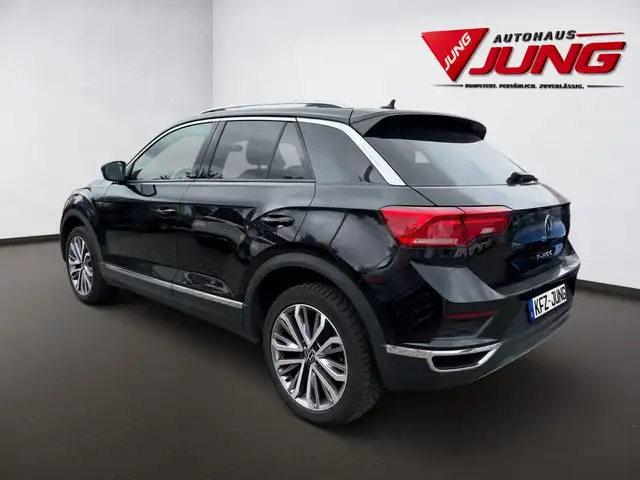 Volkswagen T-Roc view 4