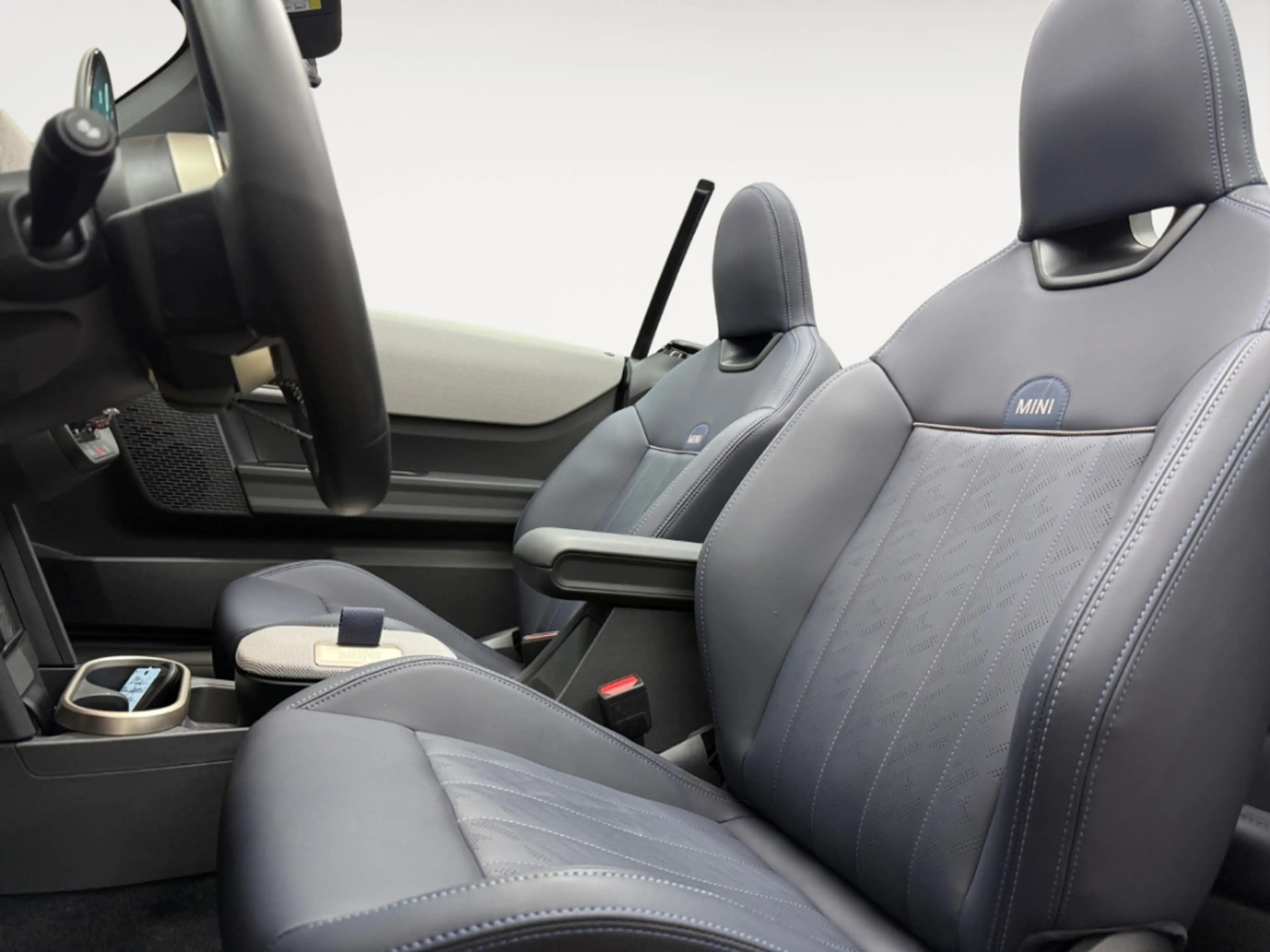 MINI Cooper Cabrio Favoured Trim C AUTOMATIK ALLWETTER NAV LED KAMERA — photo 9