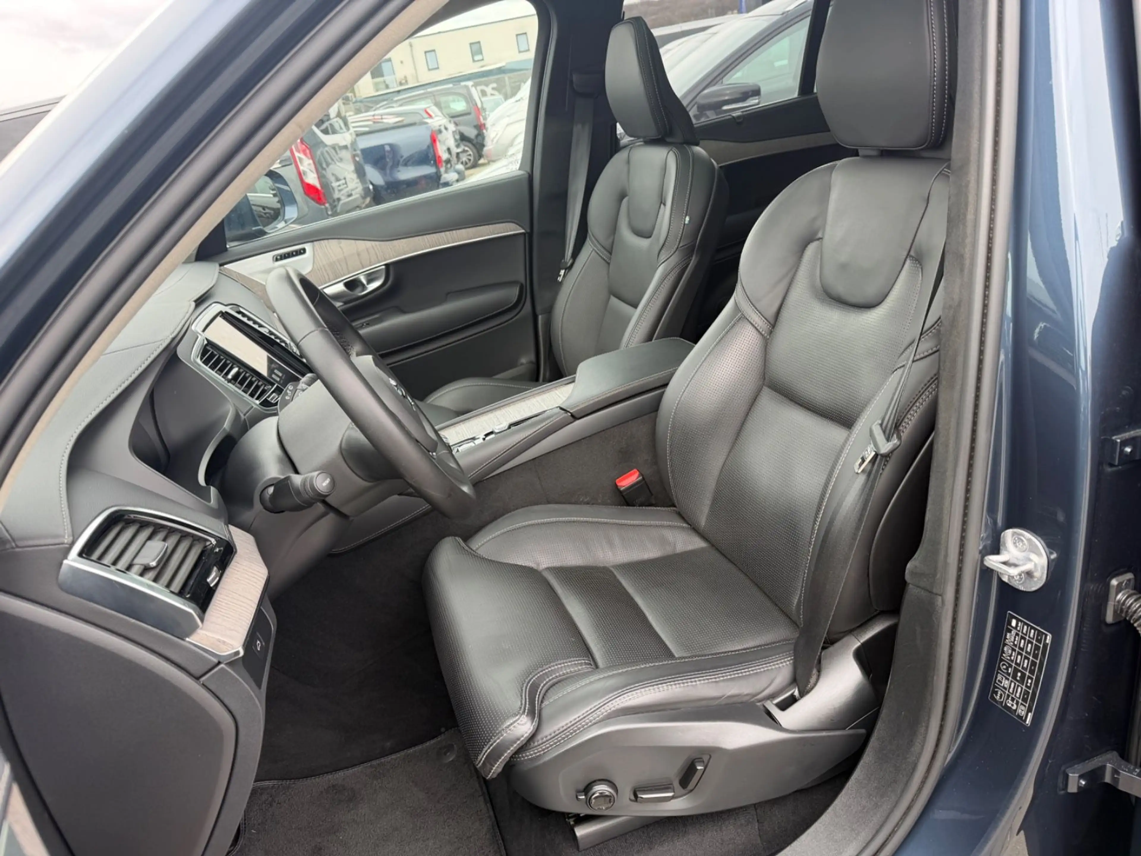 Volvo XC90 Ultimate Bright AWD/Pano/Head up/7Sitzer — photo 13