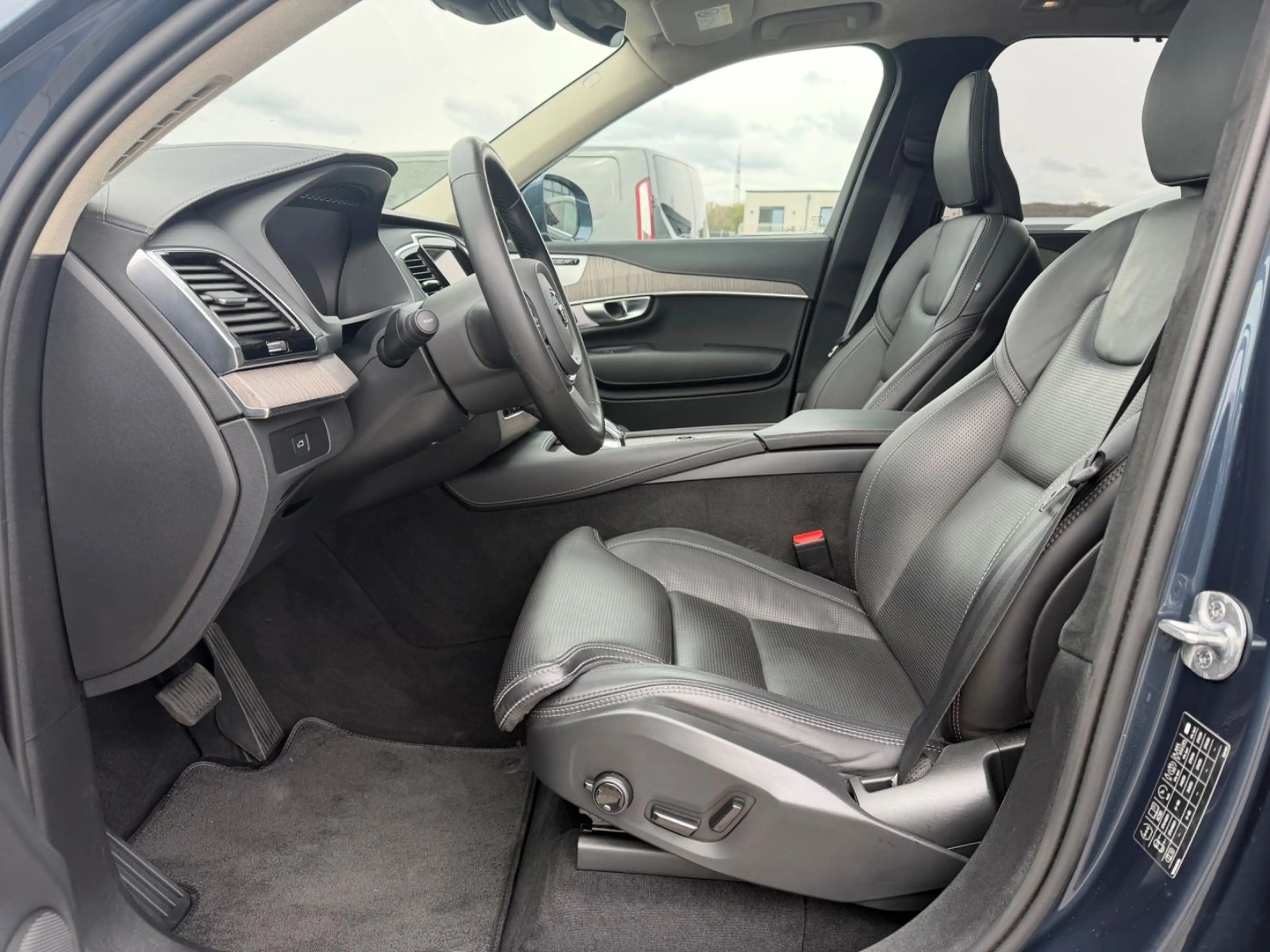Volvo XC90 Ultimate Bright AWD/Pano/Head up/7Sitzer — photo 12
