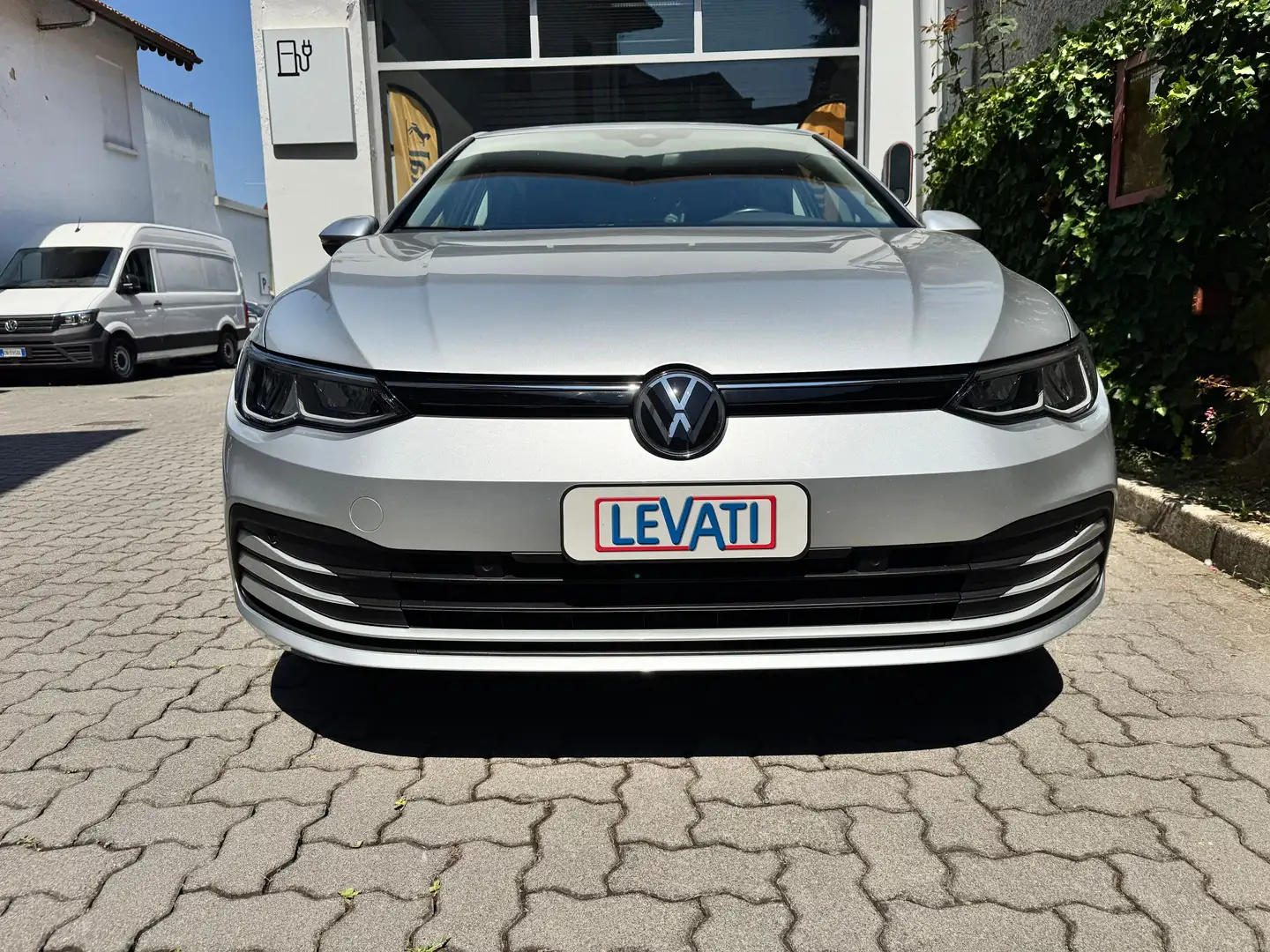Volkswagen Golf Golf VIII 2020 1.0 etsi evo COMFORTLINE 110cv dsg Plateado - 2