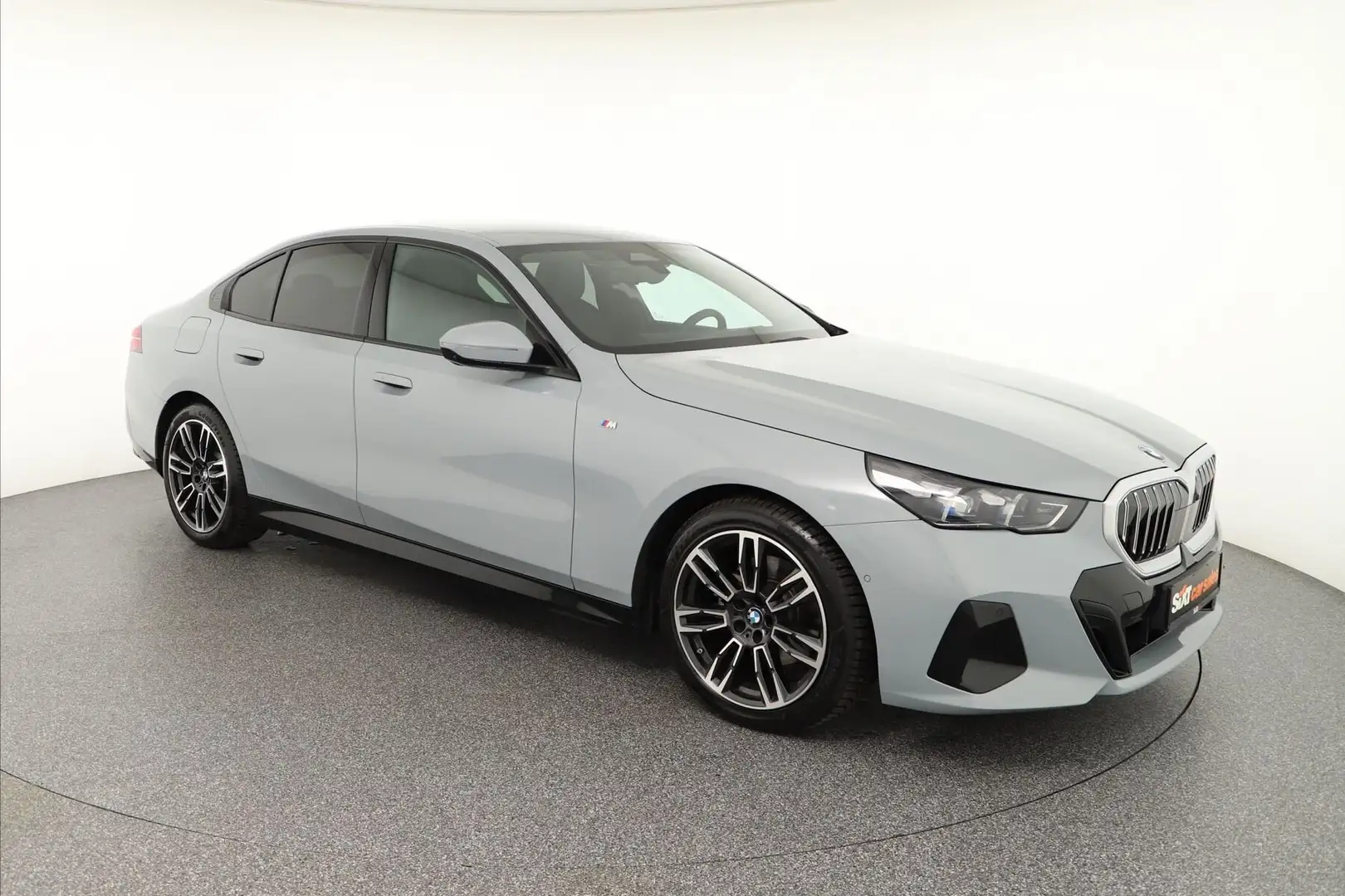 BMW 520 d xDr. M Sport Lüft|harman|PA+360°|el.S|4xSHZ Grau - 1
