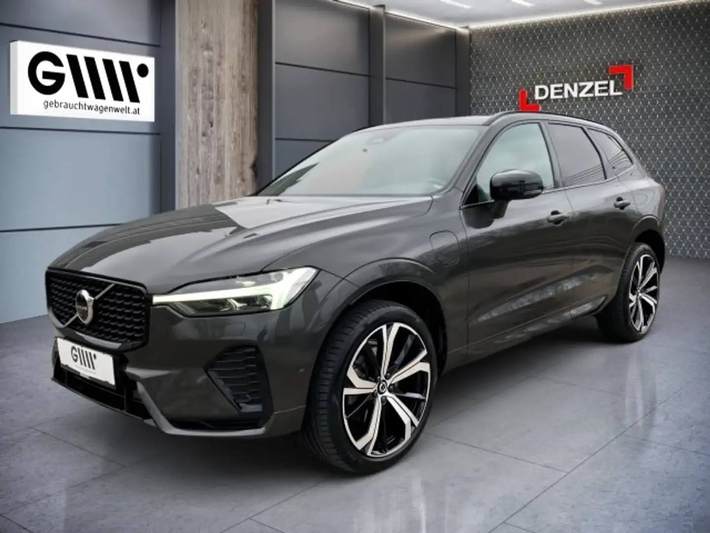 Volvo XC60 T8 AWD Recharge PHEV Plus Dark Nero - 1