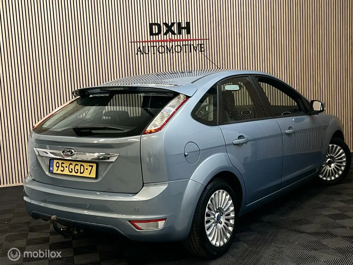 Ford Focus 2.0 Titanium AUTOMAAT NAP APK-4/2026 NAV BT TREKH Blau - 2