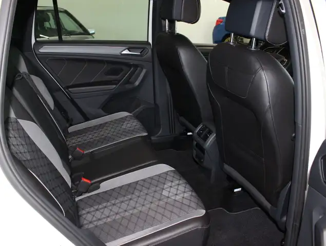 Volkswagen Tiguan view 13