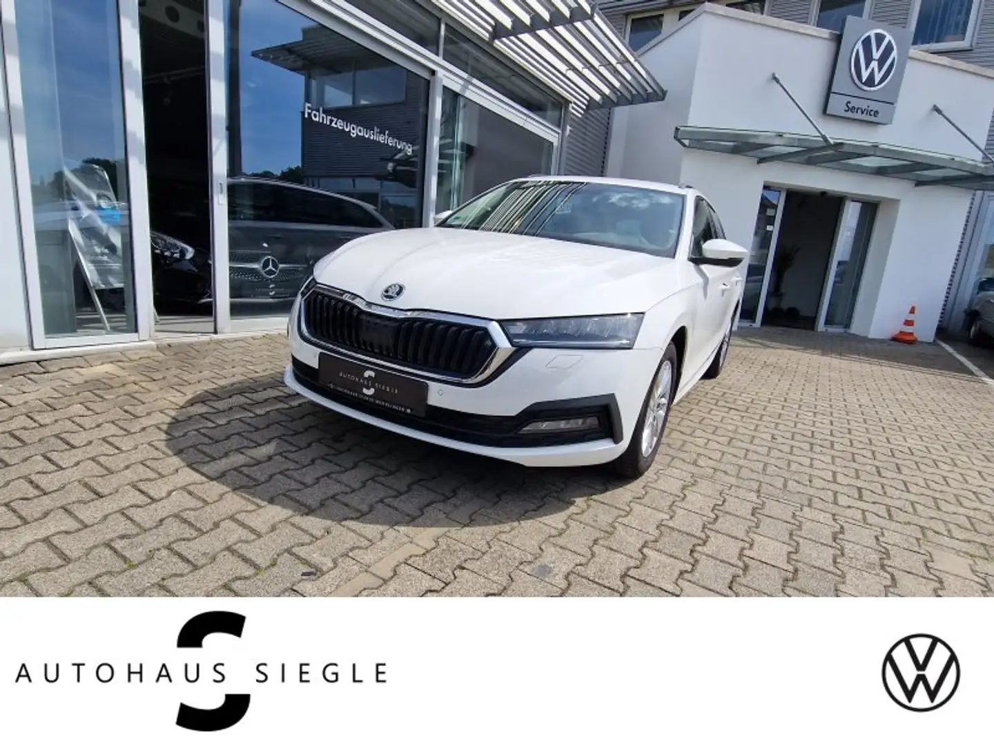 Skoda Octavia Combi 2.0 TDI Ambition DSG LED AHK Tempomat 4xSitz Weiß - 1