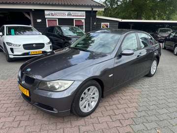320I EXECUTIVE 170PK - Leer Airco