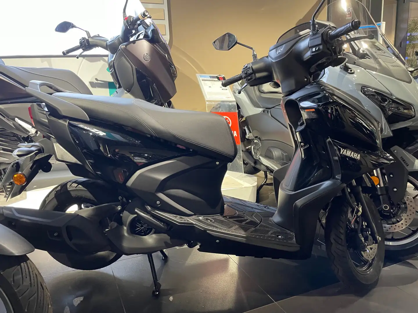Yamaha RayZR Schwarz - 1