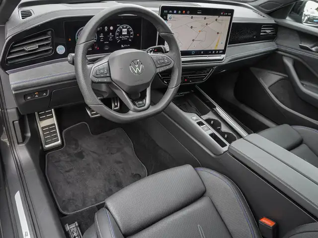 Volkswagen Passat view 10