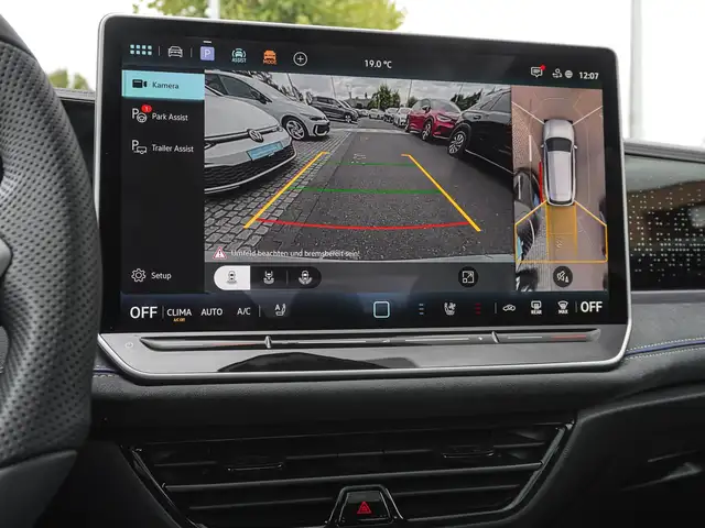 Volkswagen Passat view 14