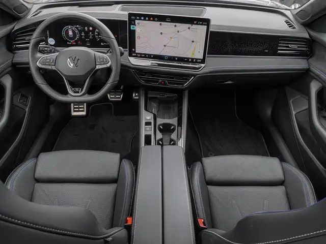 Volkswagen Passat view 11