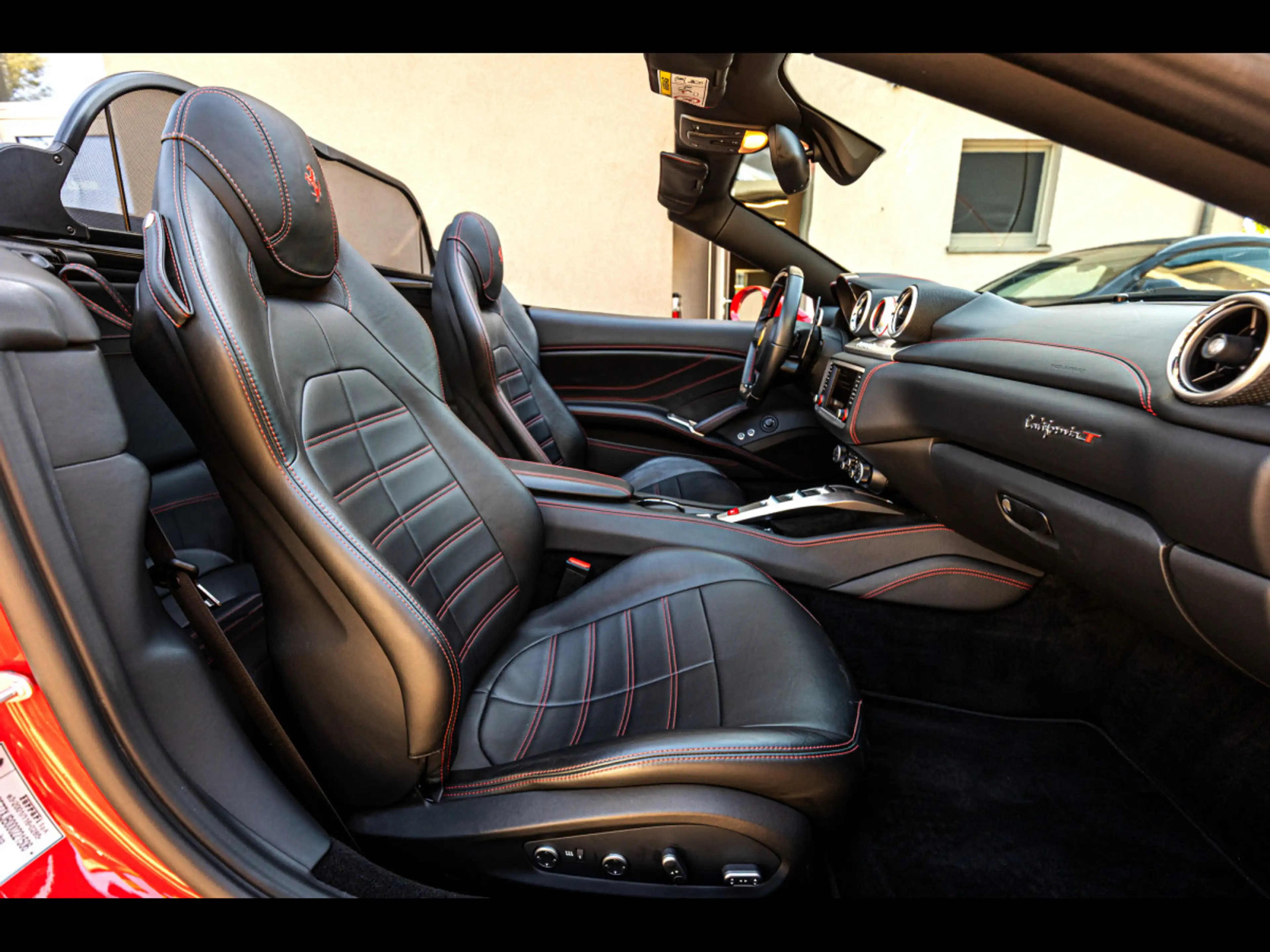Ferrari California T 3.9 V8°PACK HANDLING SPECIALE°POWER 12M°CARBON — photo 15