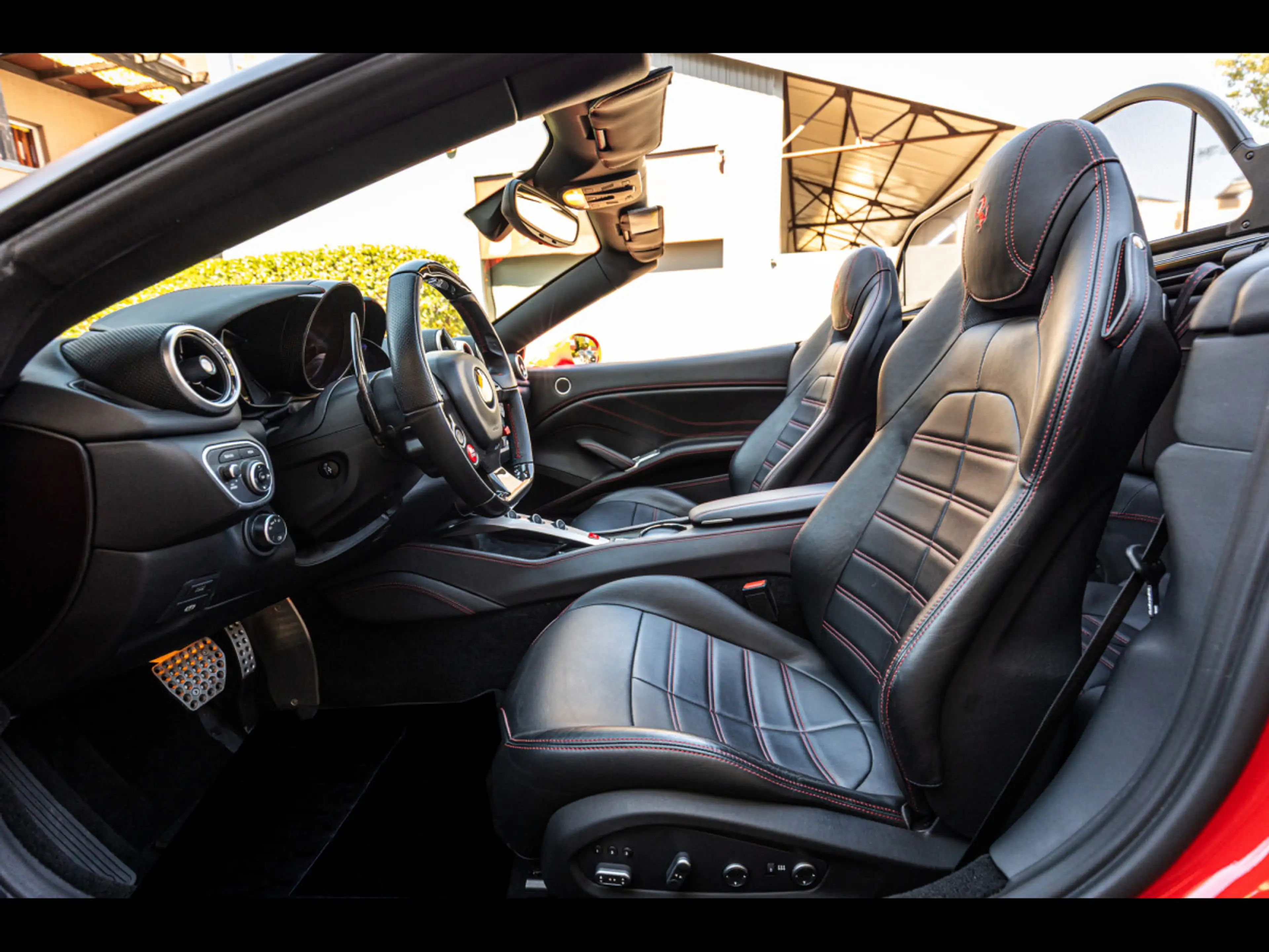 Ferrari California T 3.9 V8°PACK HANDLING SPECIALE°POWER 12M°CARBON — photo 13