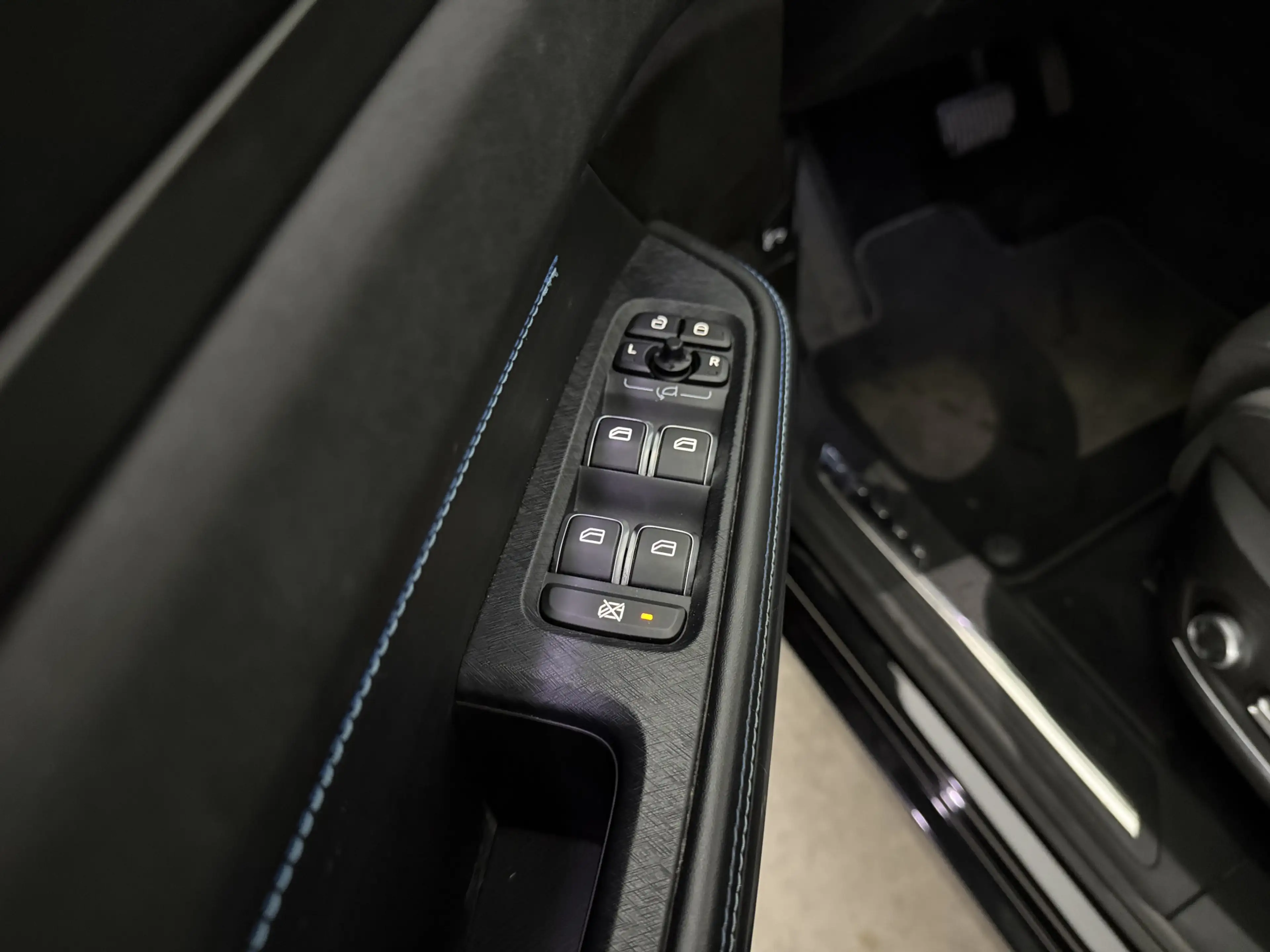 Lynk & Co 01 1.5 | Pano | 360° | Sfeer | Memory | Virtual | Car — photo 35