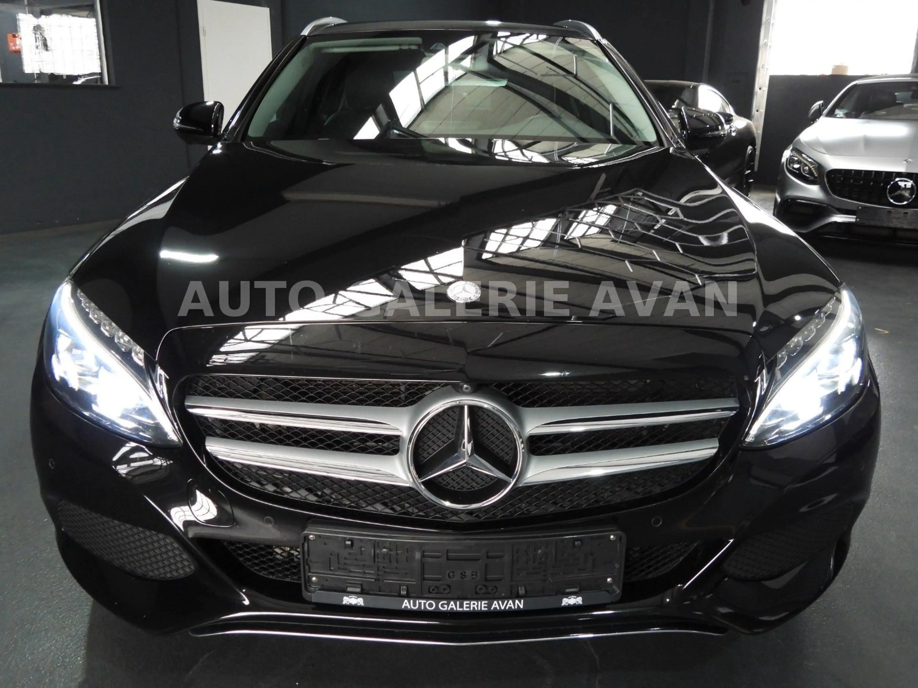 Mercedes-Benz C 350 e — photo 5