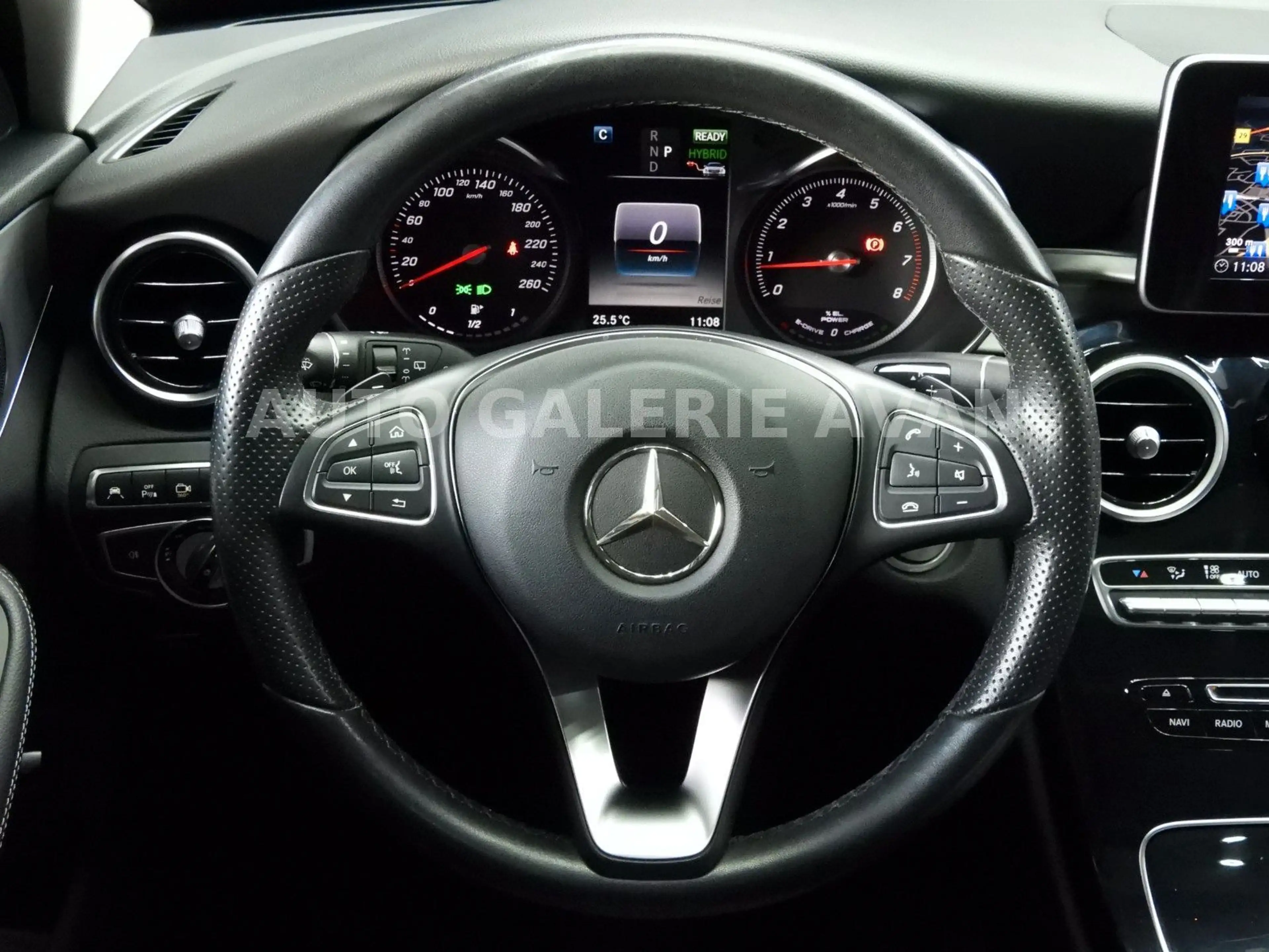 Mercedes-Benz C 350 e — photo 12