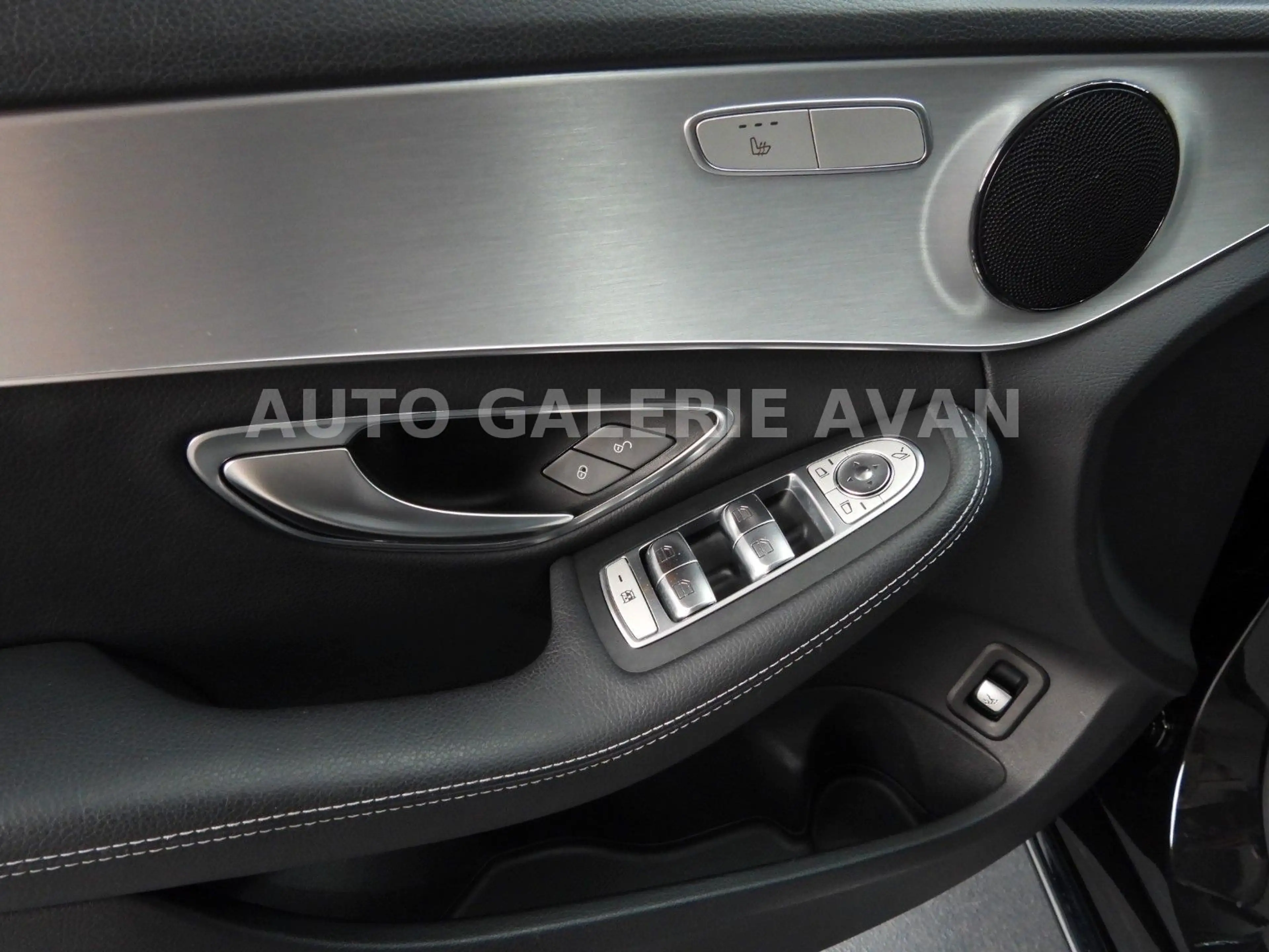 Mercedes-Benz C 350 e — photo 15