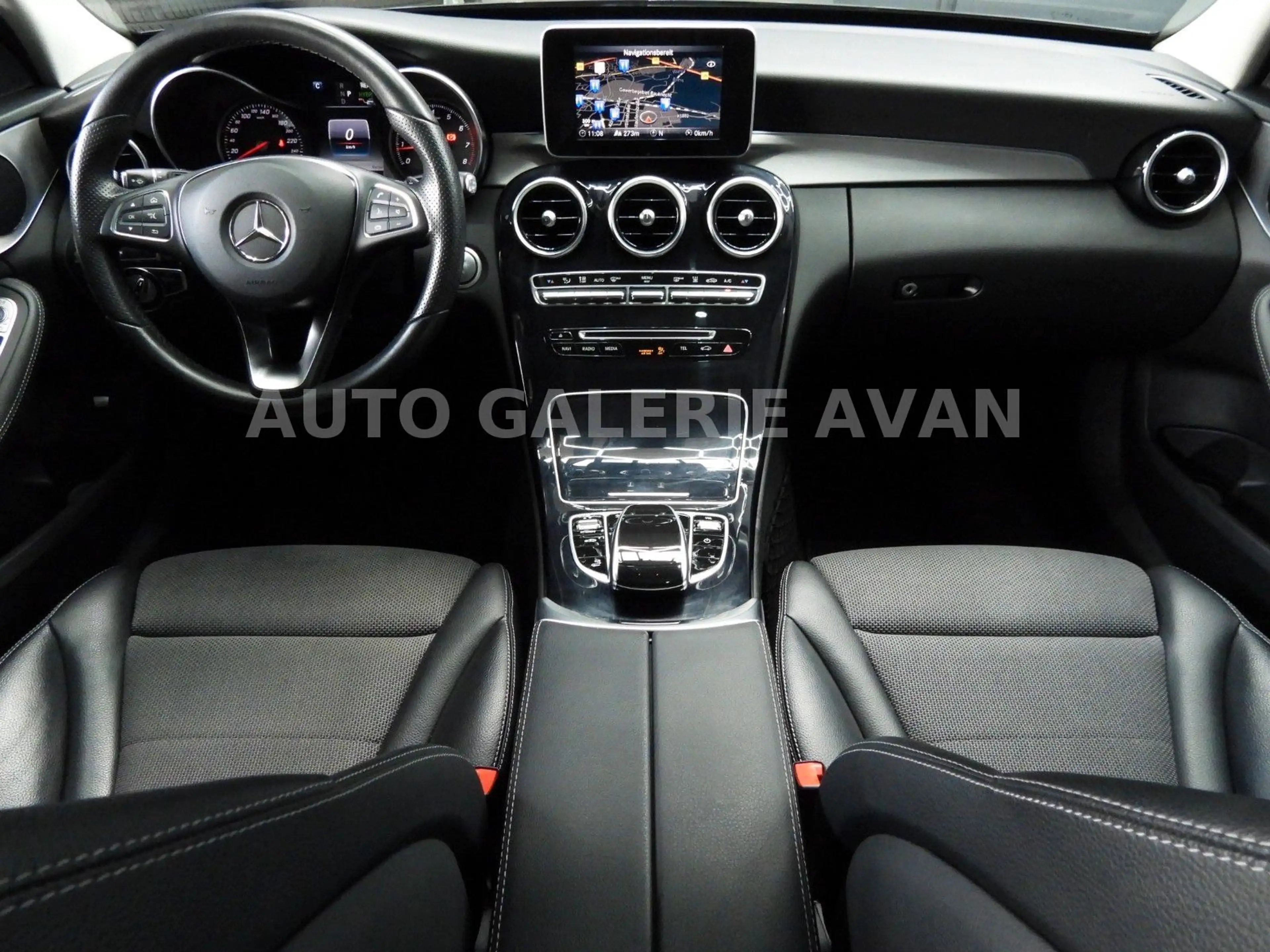 Mercedes-Benz C 350 e — photo 14