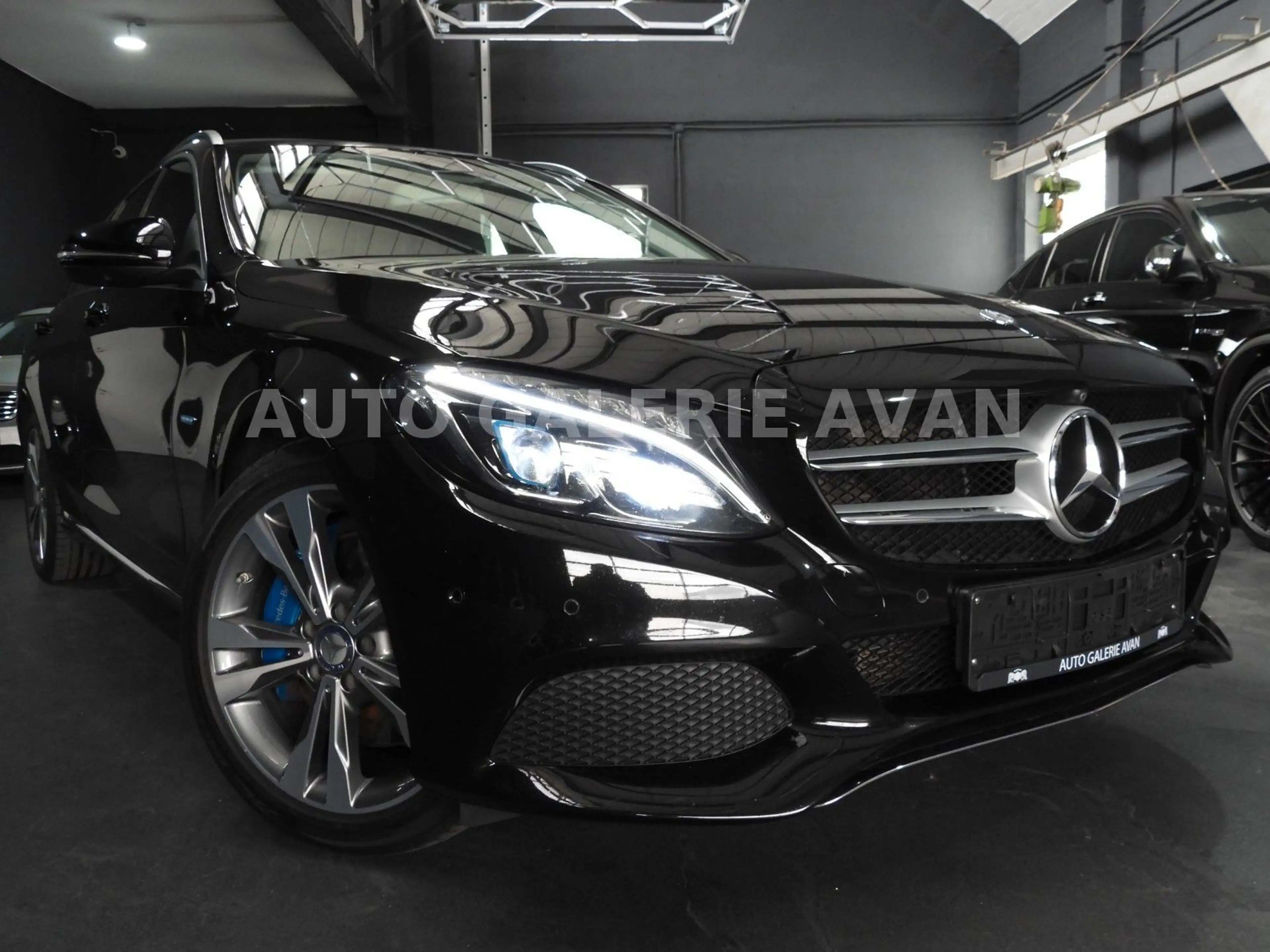 Mercedes-Benz C 350 e — photo 2