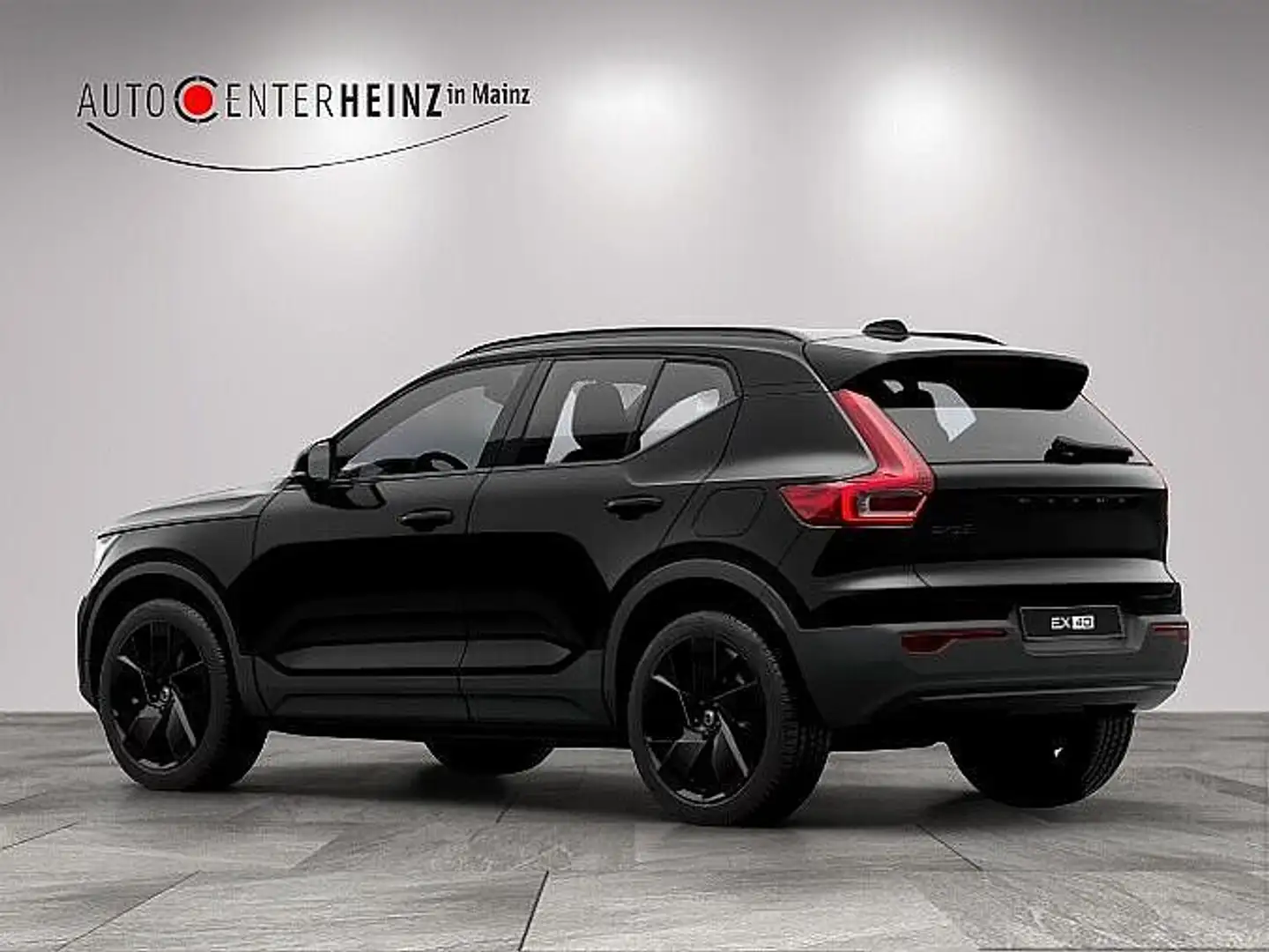 Volvo XC40 B3 DKG Ultra Black Edition Negru - 2