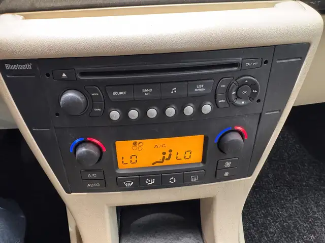 Citroen C4 view 16