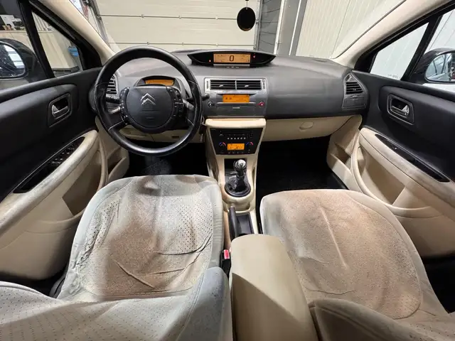 Citroen C4 view 11