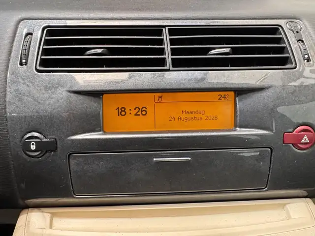 Citroen C4 view 15