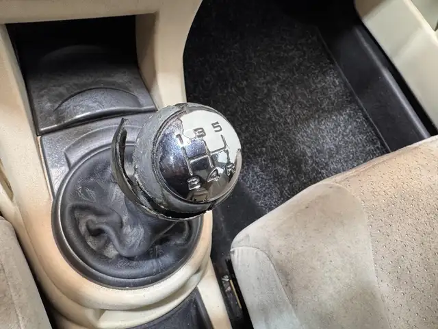 Citroen C4 view 13