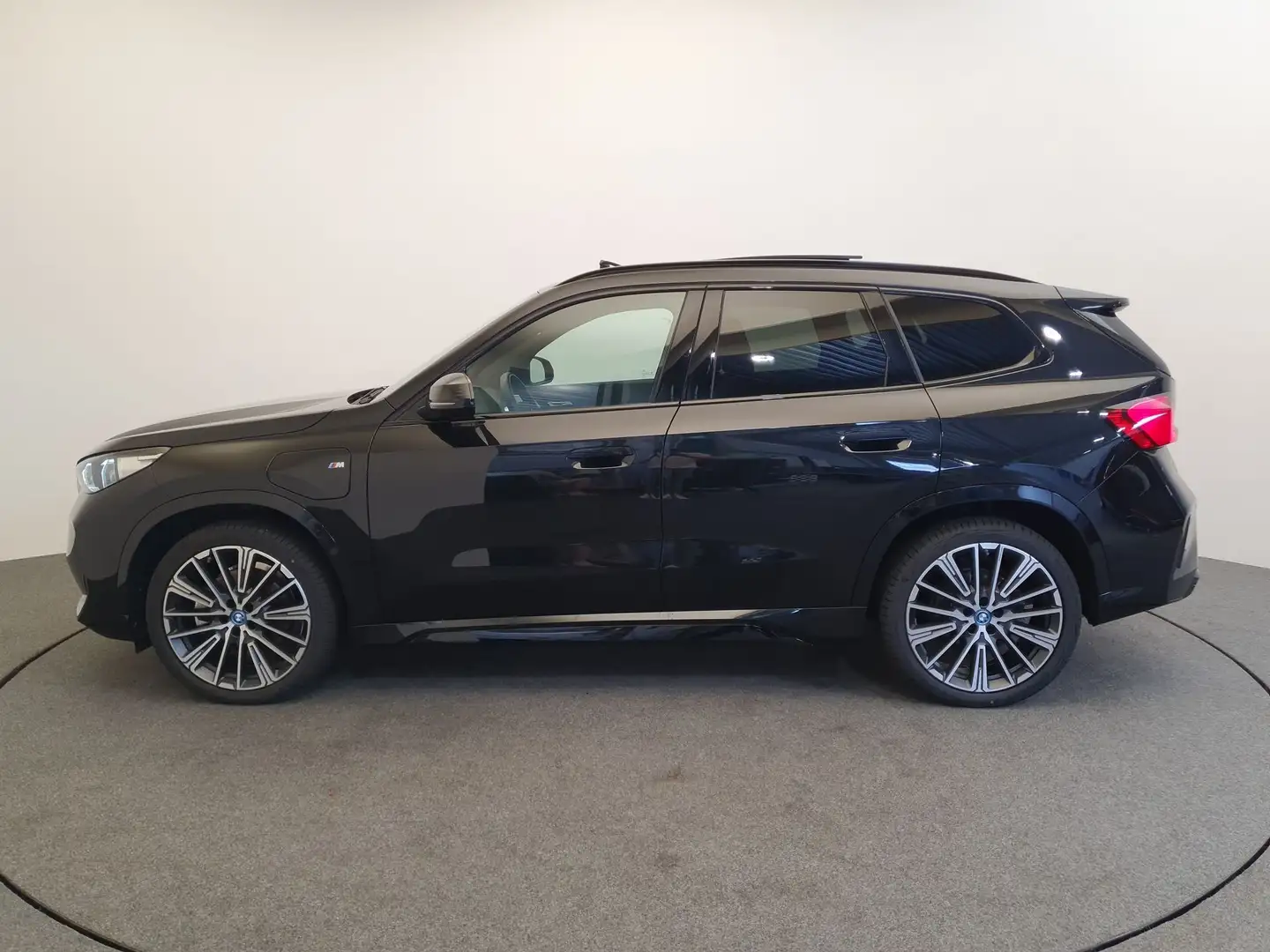 BMW X1 xDrive30e M-Sport Wegklapbare trekhaak, Panoramada Noir - 2