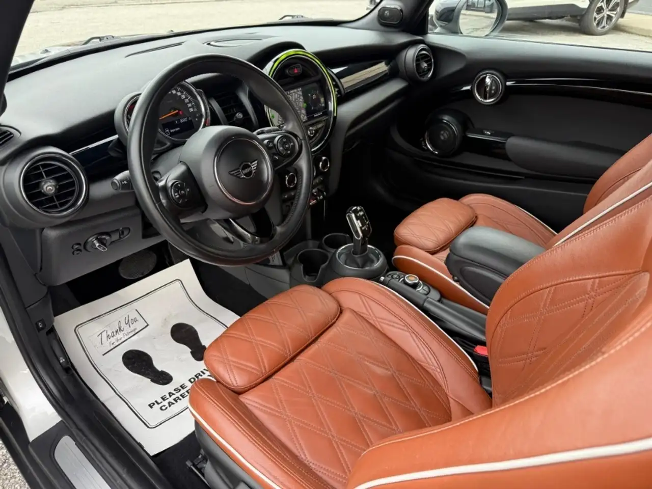 MINI Convertible снимка MINI Convertible