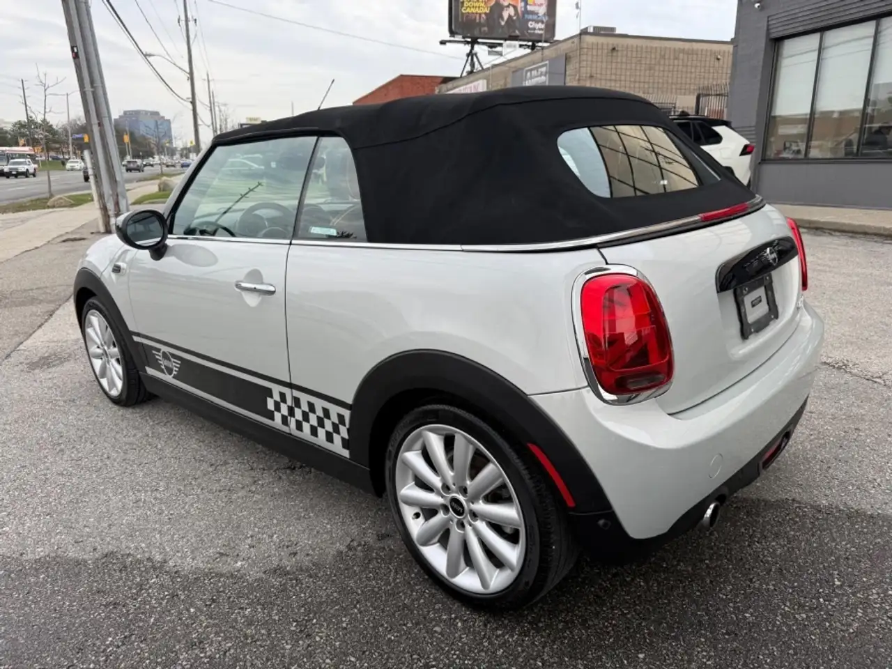MINI Convertible снимка MINI Convertible