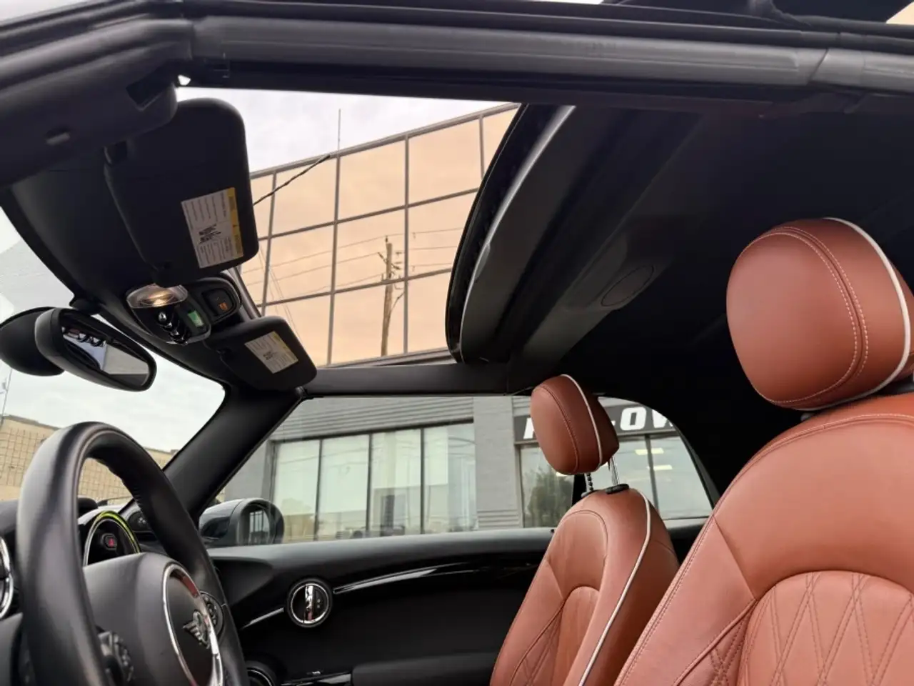 MINI Convertible снимка MINI Convertible