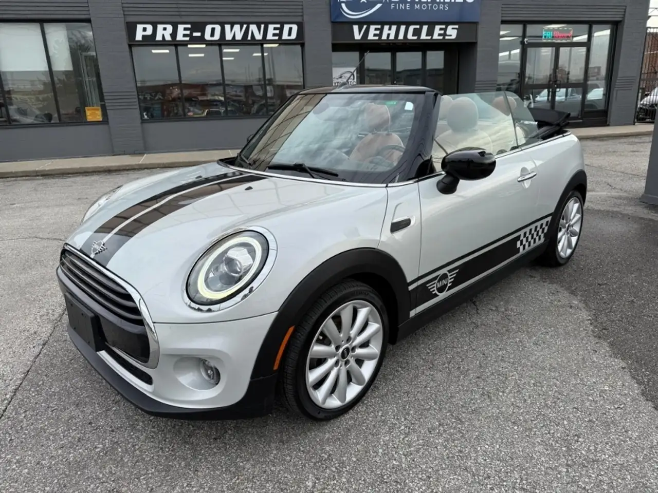 MINI Convertible снимка MINI Convertible