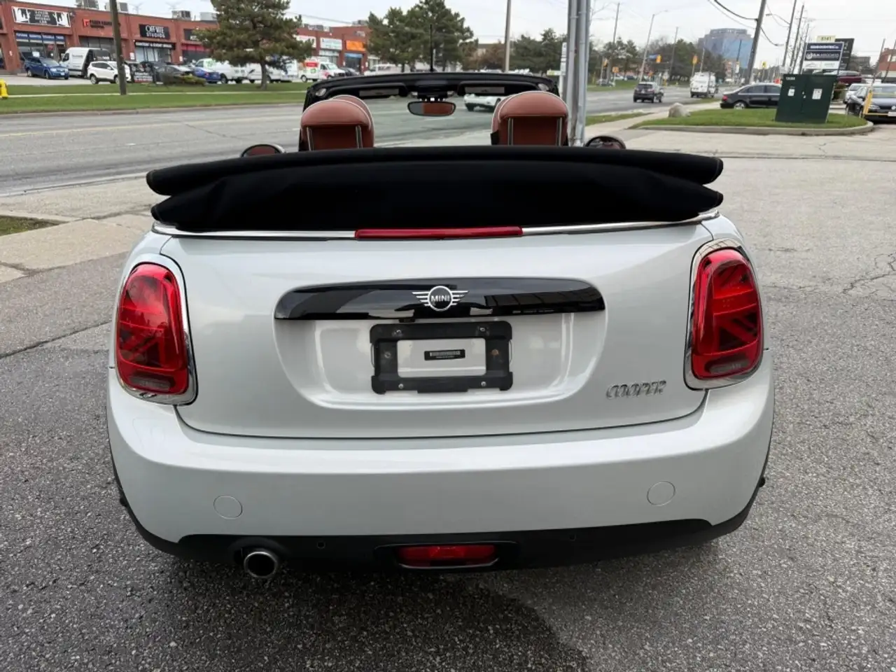 MINI Convertible снимка MINI Convertible