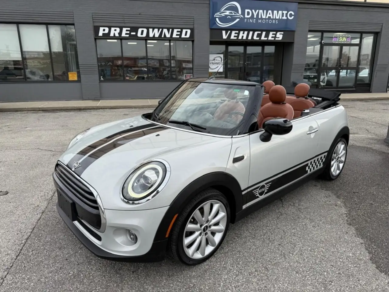 MINI Convertible снимка MINI Convertible